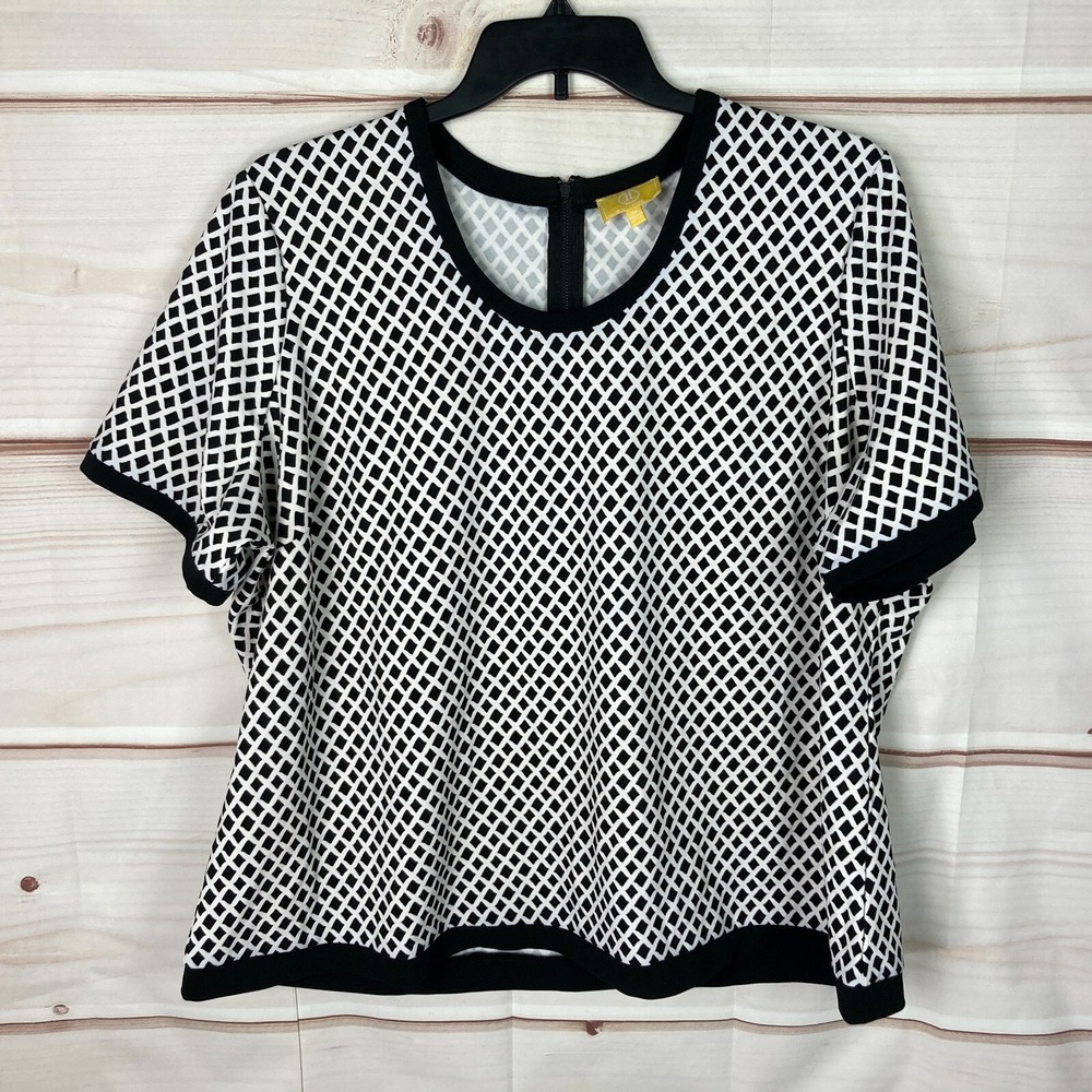 Liz Lange Top Womens 3X Black White Geometric Blouse Short Sleeve Back Zipper
